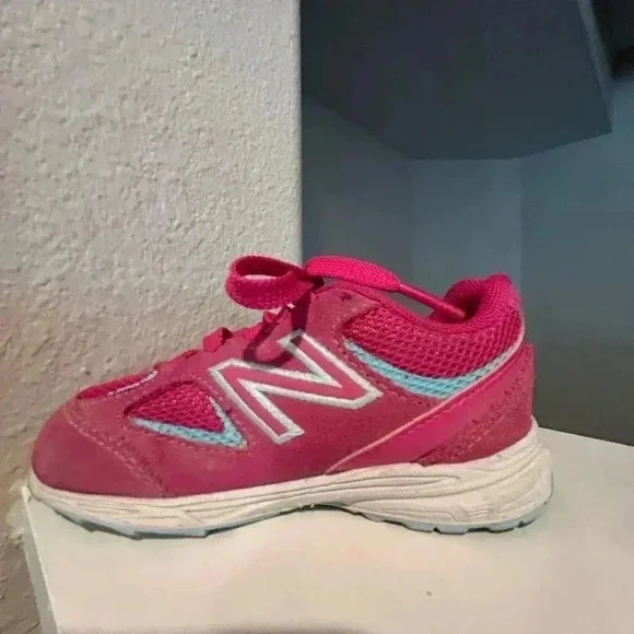New Balance 888 V2 Toddler Sz. 7.5 Athletic Shoes,Fuchsia - Picture 3 of 9